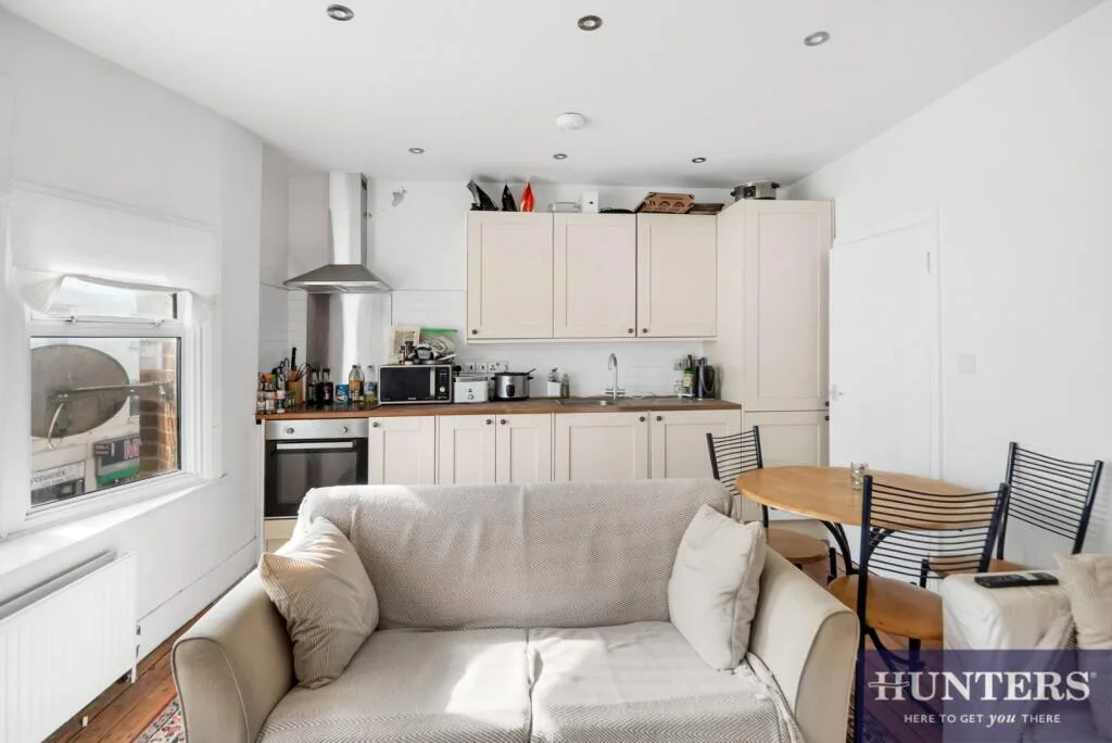 3 bedroom flat for rent