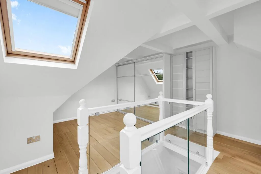 3 bedroom mews property for rent