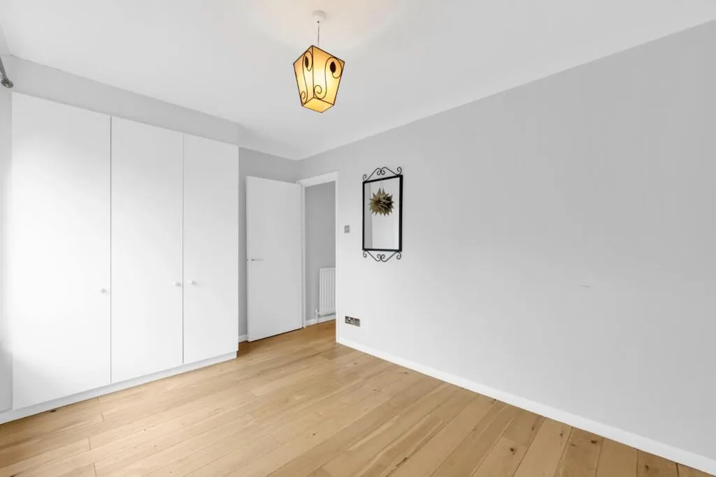 3 bedroom mews property for rent