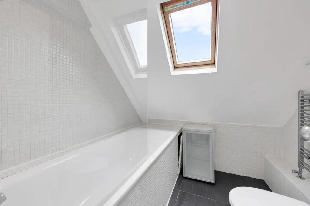 3 bedroom mews property for rent