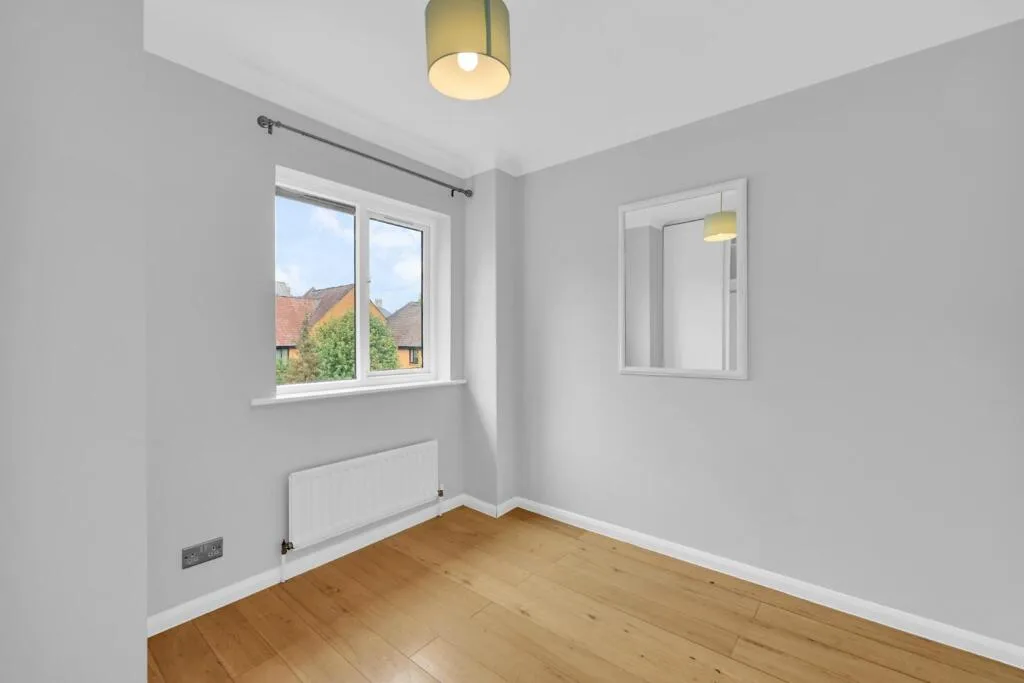 3 bedroom mews property for rent