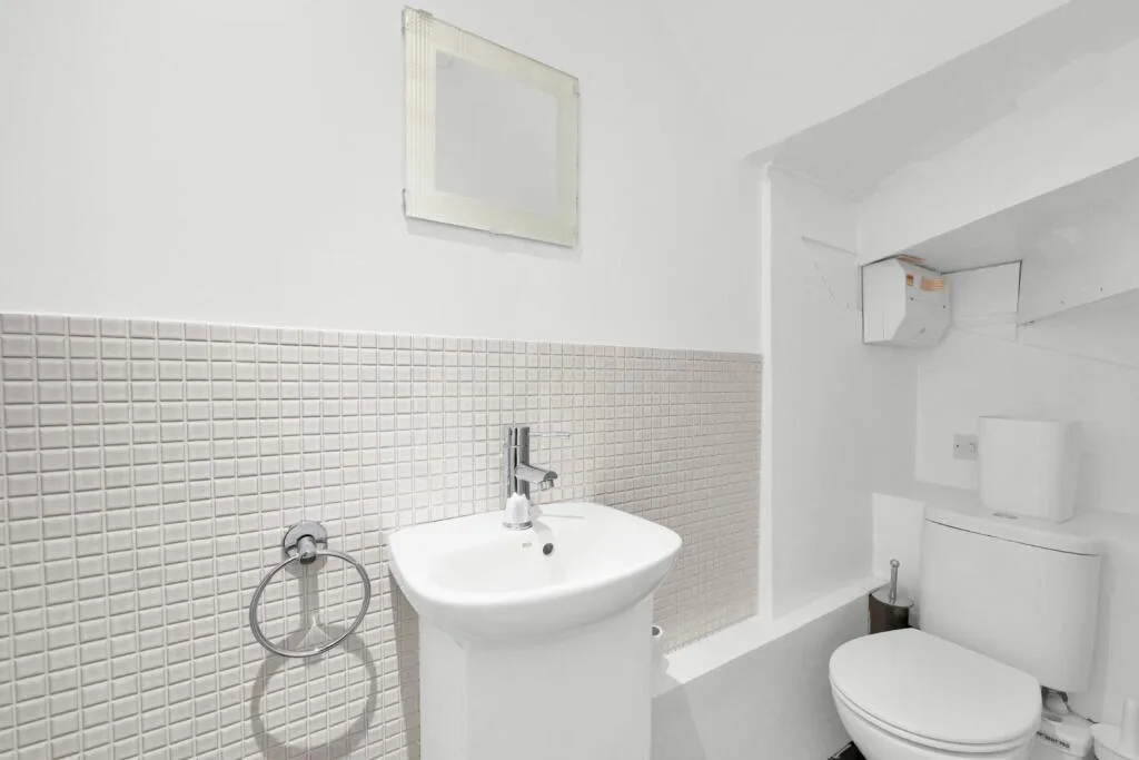 3 bedroom mews property for rent