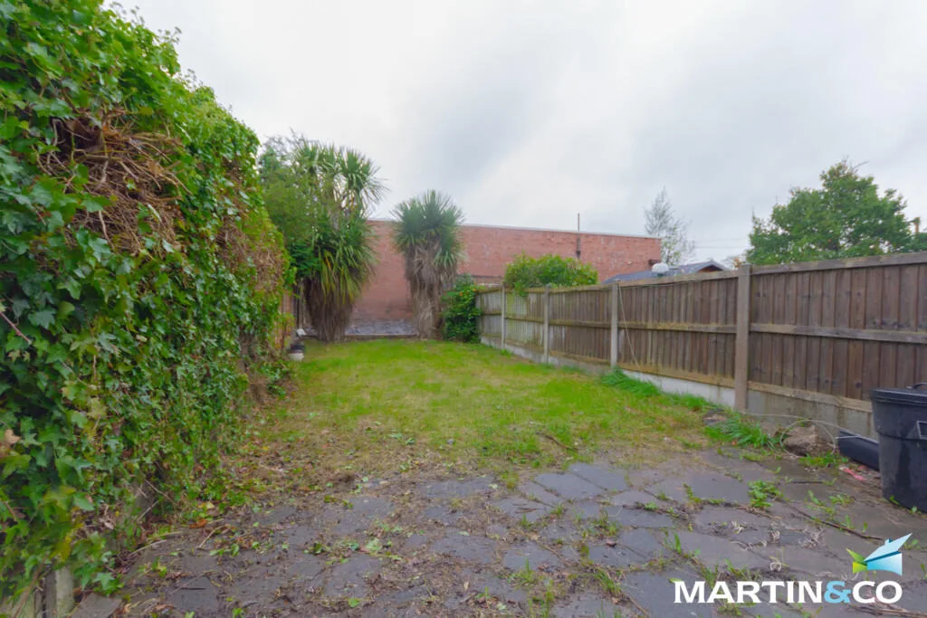 2 bedroom end of terrace house for rent