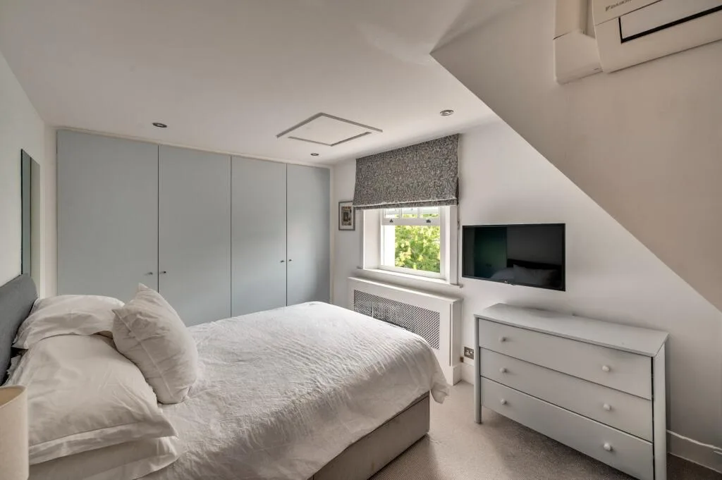 5 bedroom detached house for rent