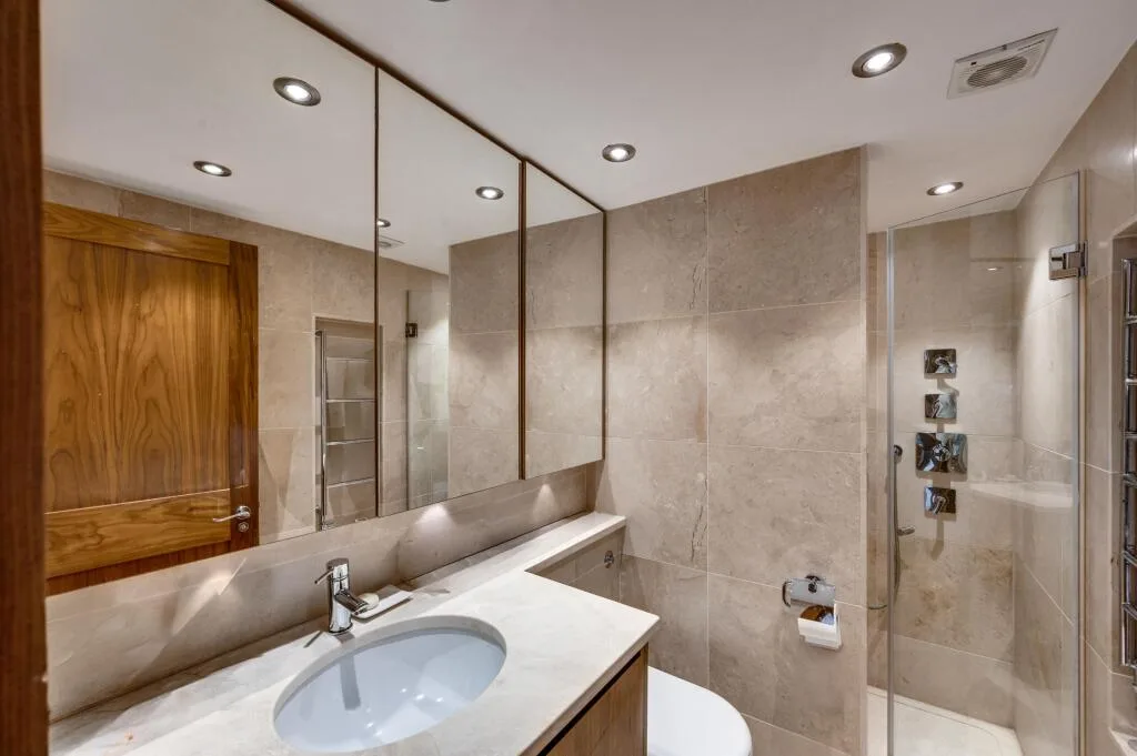 5 bedroom detached house for rent