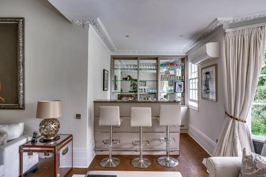 5 bedroom detached house for rent