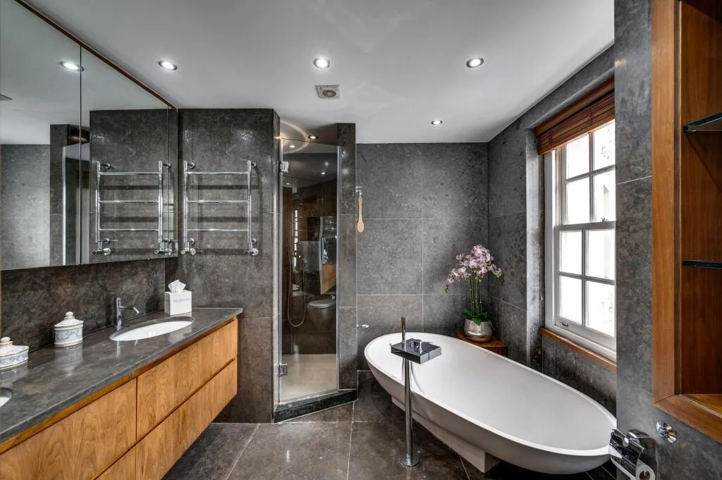 5 bedroom detached house for rent