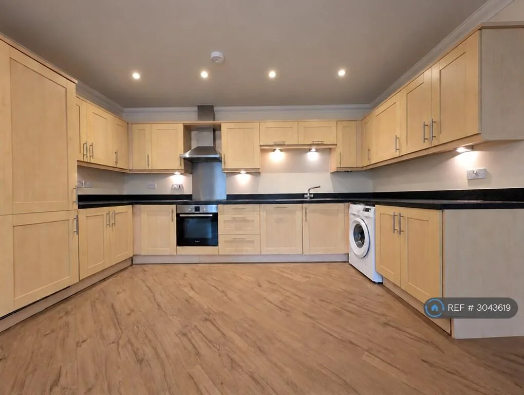 3 bedroom flat for rent