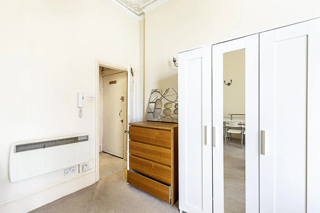 Studio flat for rent