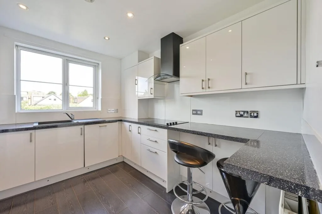 3 bedroom flat for rent