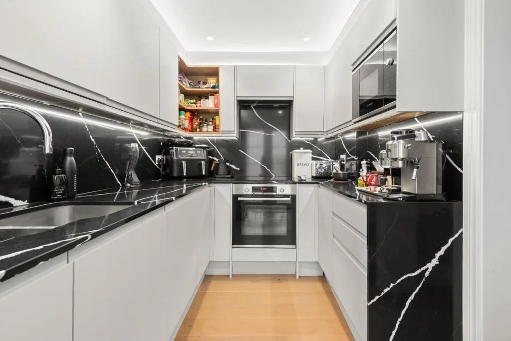 3 bedroom mews property for rent