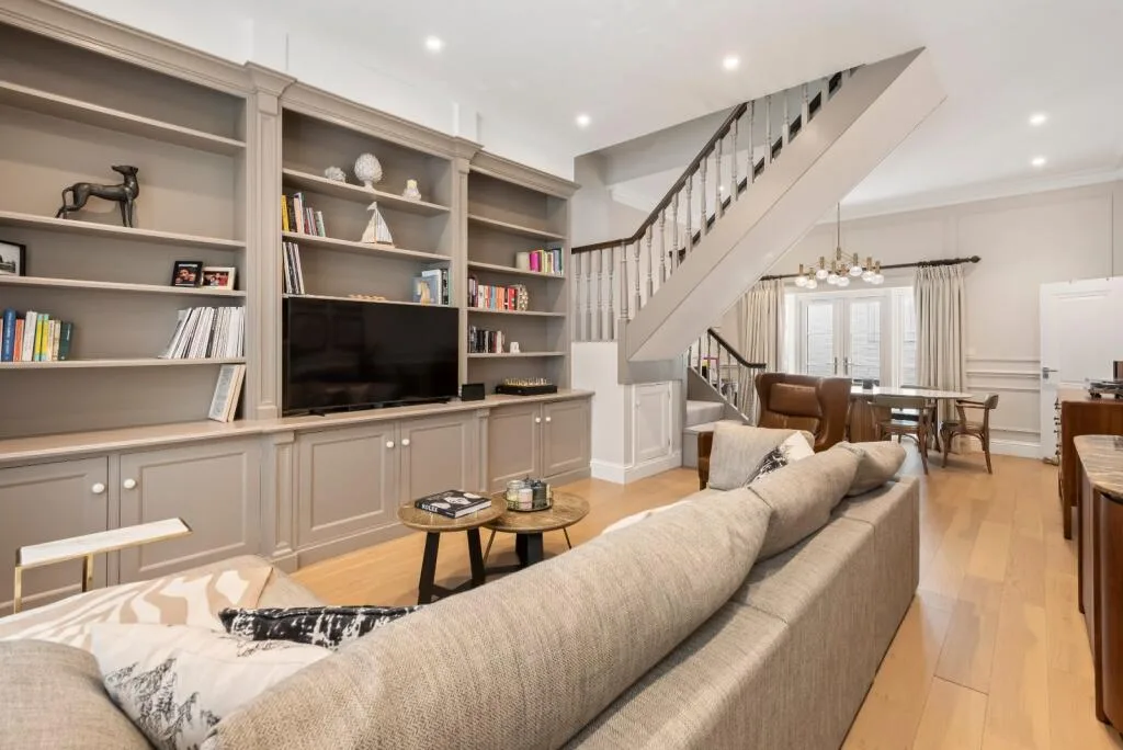 3 bedroom mews property for rent