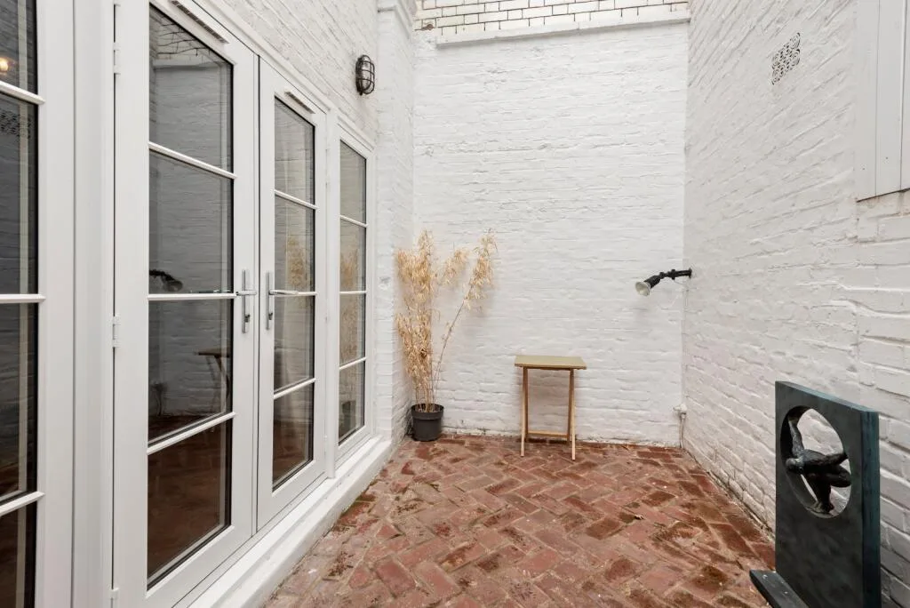 3 bedroom mews property for rent