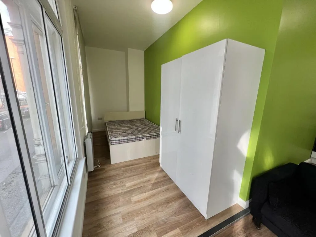Studio flat for rent