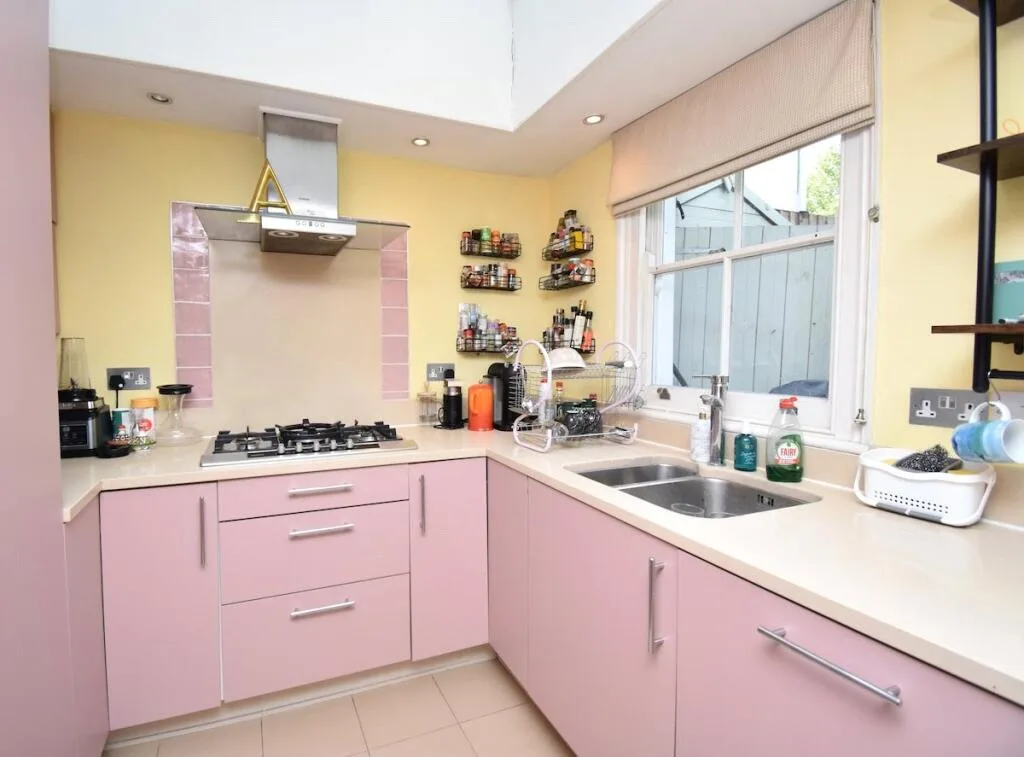 2 bedroom house for rent
