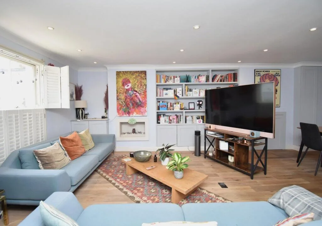 2 bedroom house for rent