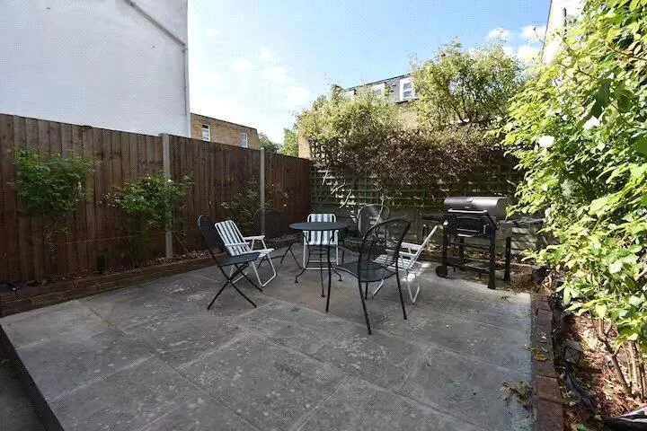 2 bedroom house for rent