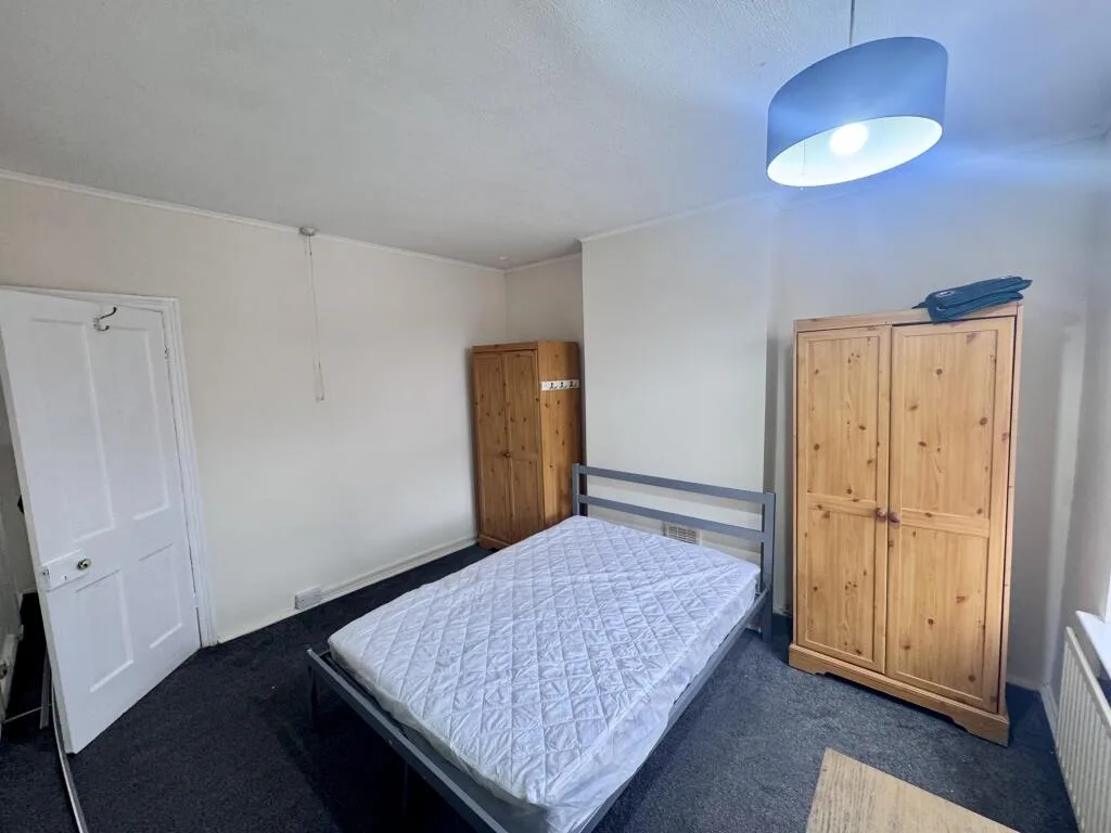 2 bedroom house for rent
