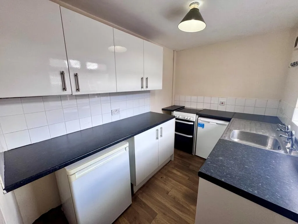 2 bedroom house for rent