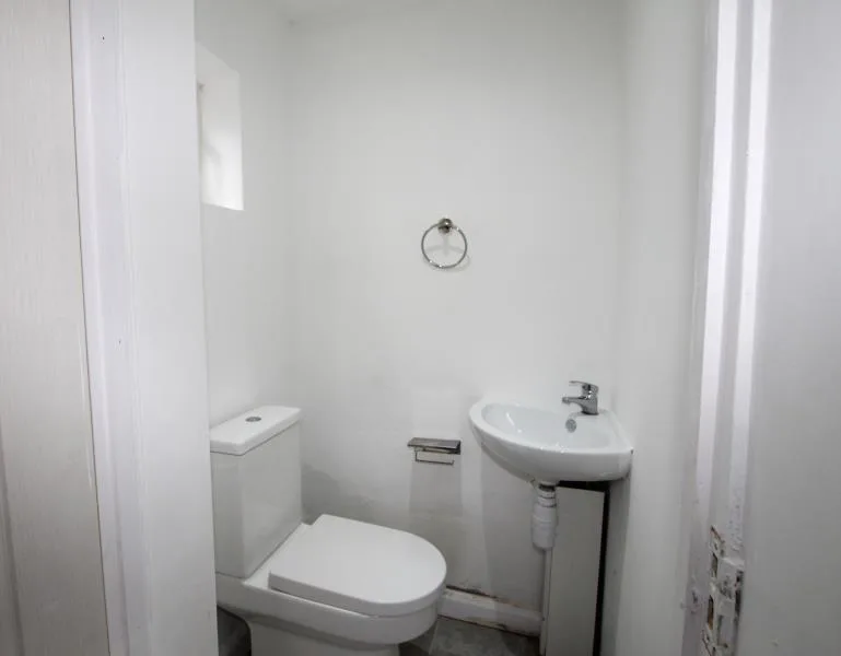 5 bedroom terraced house for rent