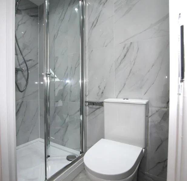5 bedroom terraced house for rent