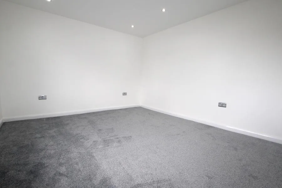 5 bedroom terraced house for rent