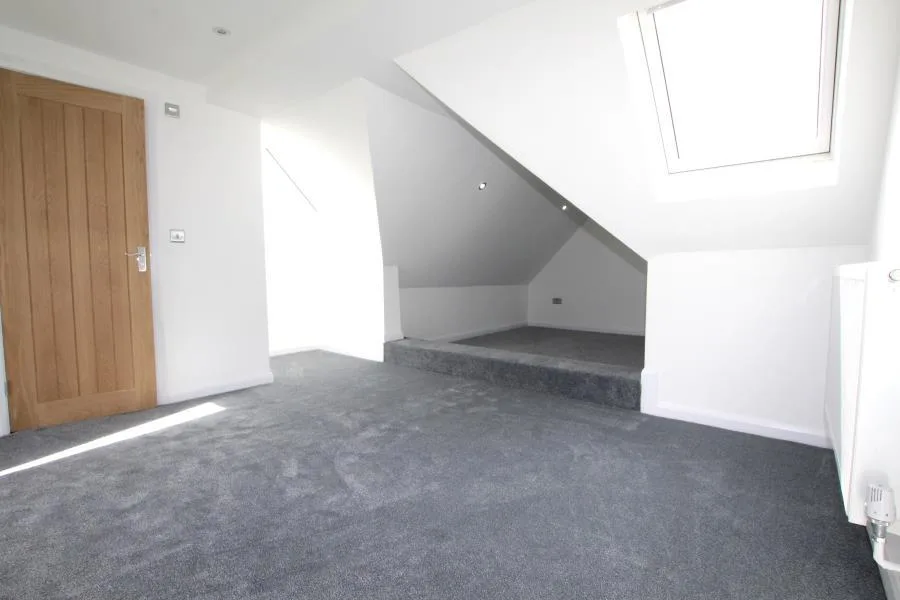 5 bedroom terraced house for rent
