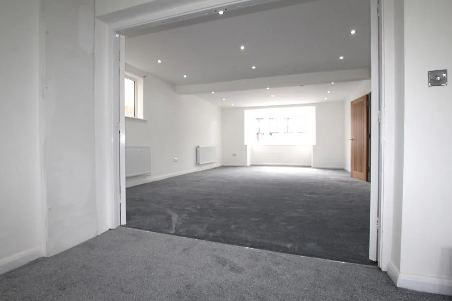 5 bedroom terraced house for rent