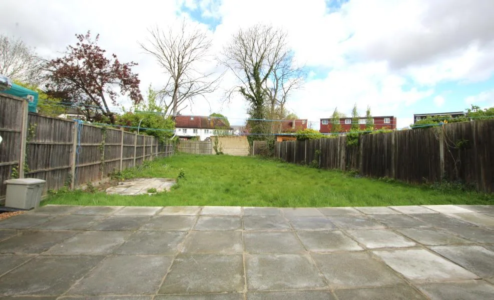 5 bedroom terraced house for rent