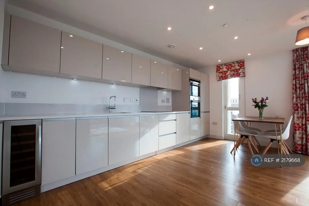 3 bedroom flat for rent