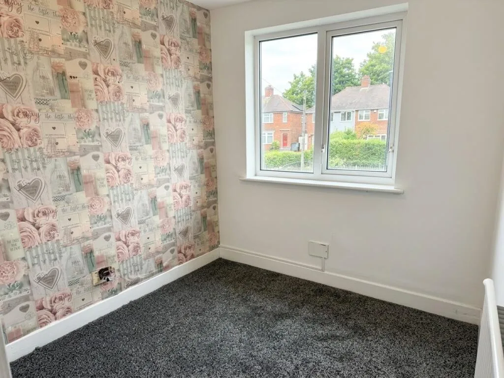 3 bedroom semi-detached house for rent