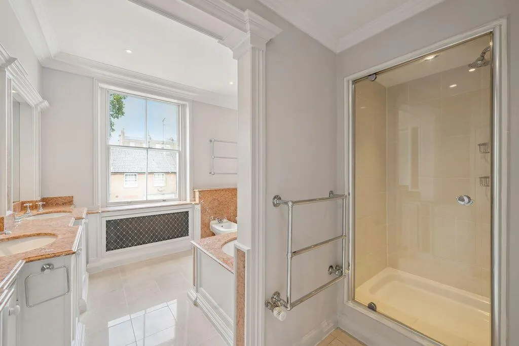6 bedroom house for rent
