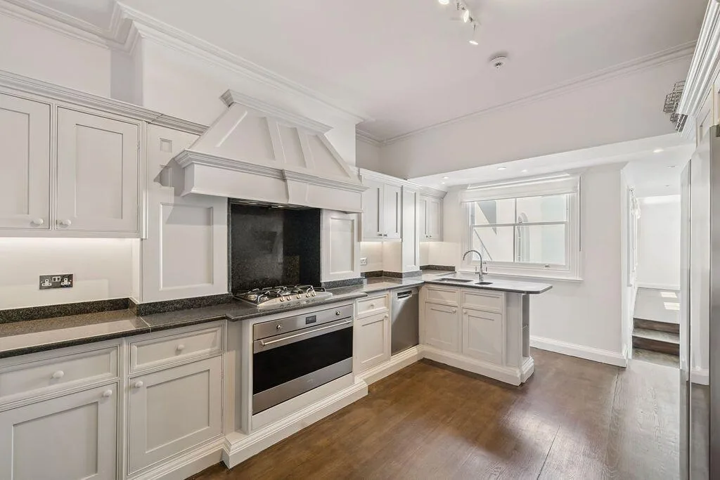 6 bedroom house for rent