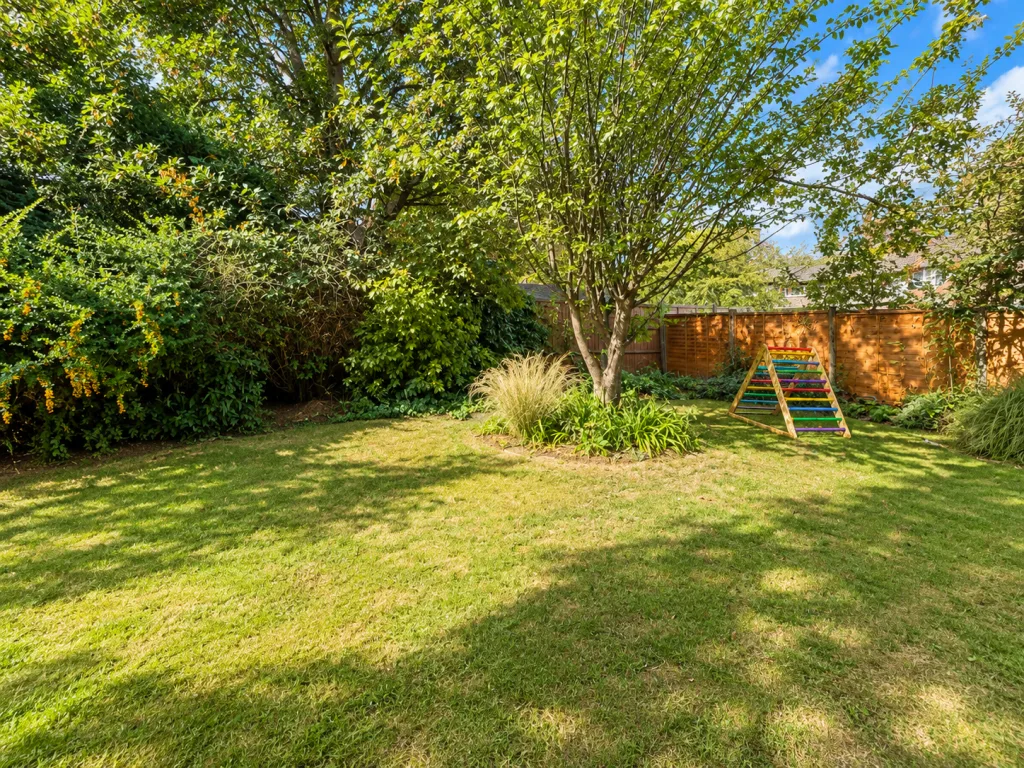 2 bedroom ground floor flat for rent