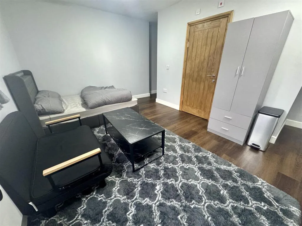 Studio apartment for rent