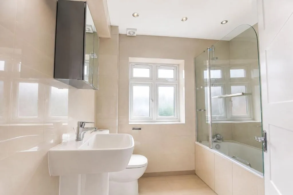 5 bedroom semi-detached house for rent
