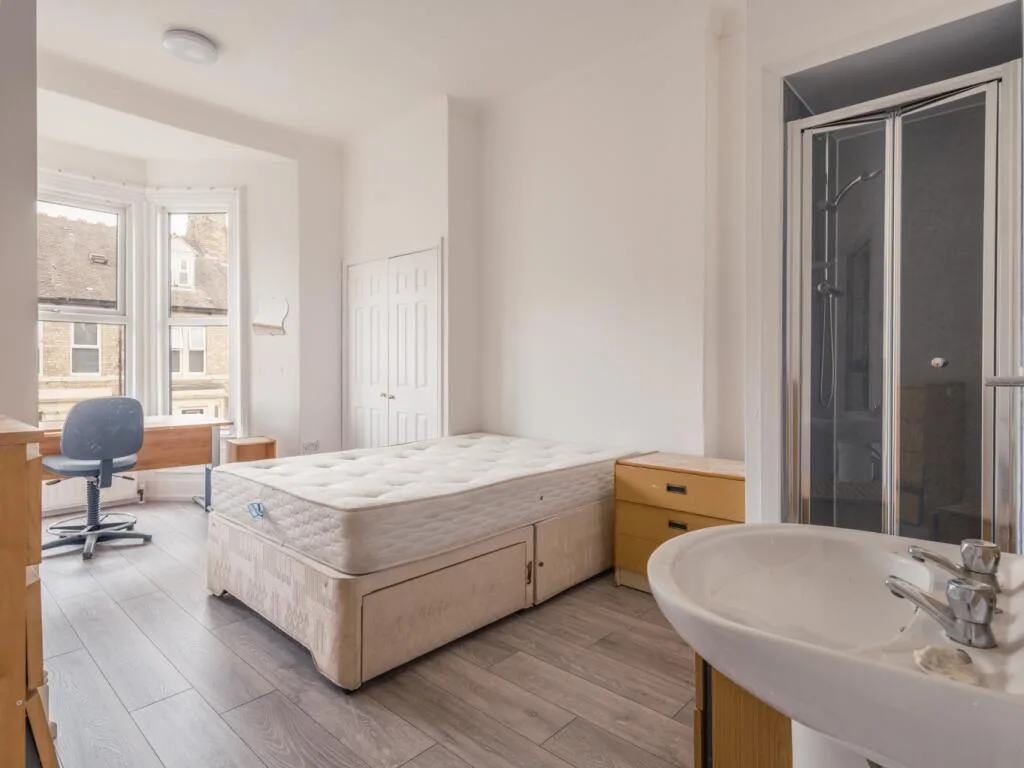 4 bedroom maisonette for rent