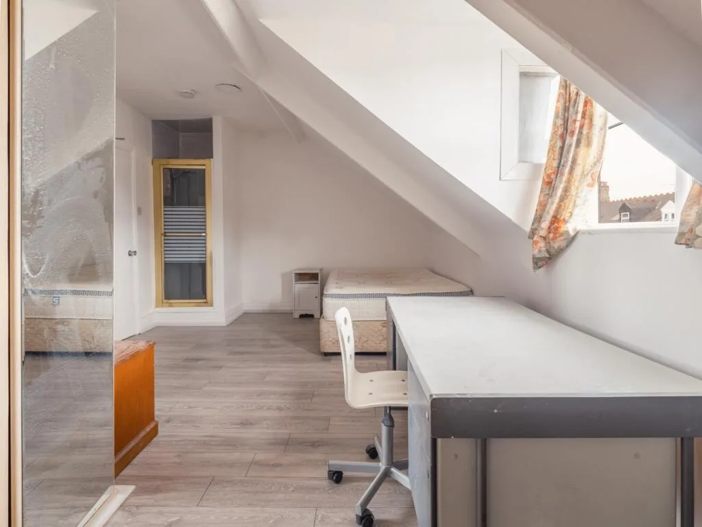 4 bedroom maisonette for rent