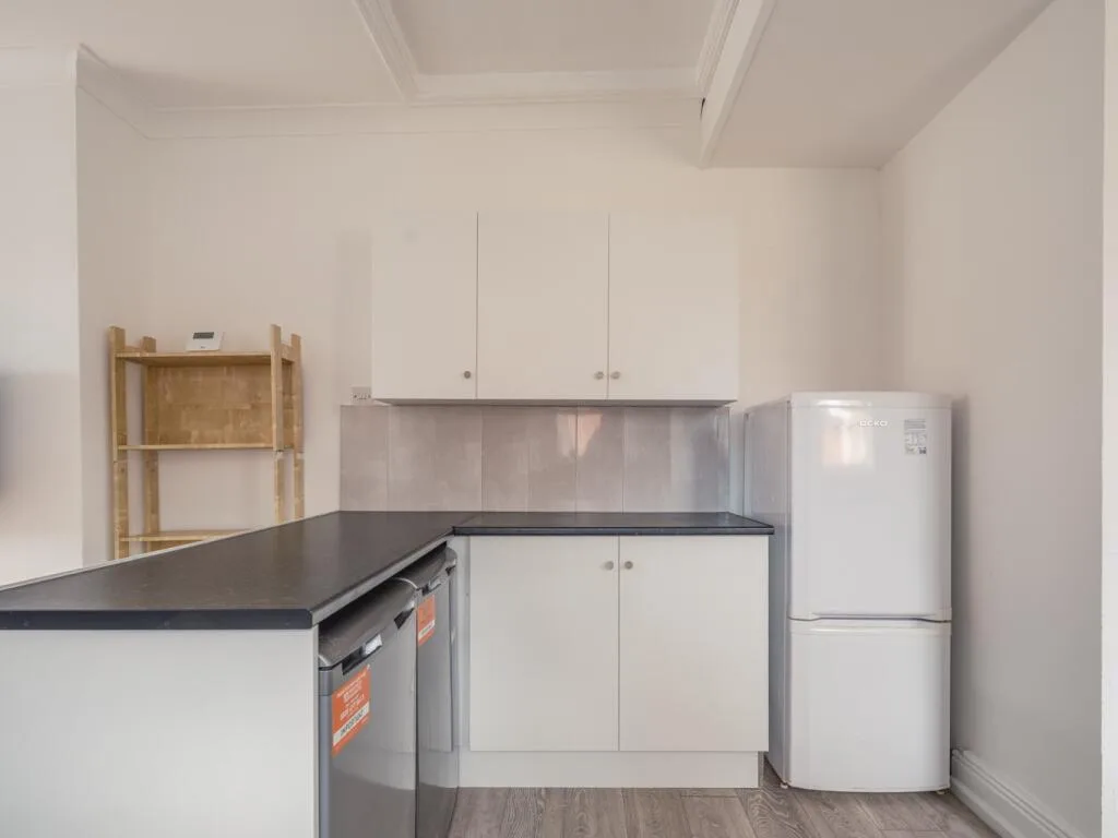 4 bedroom maisonette for rent