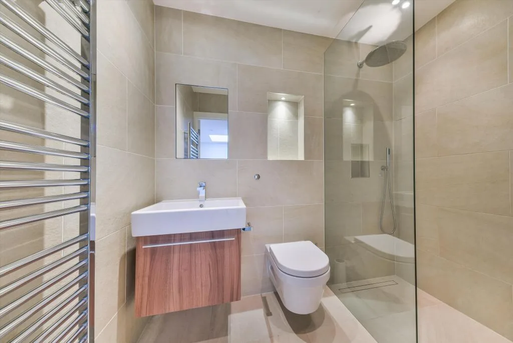 2 bedroom end of terrace house for rent