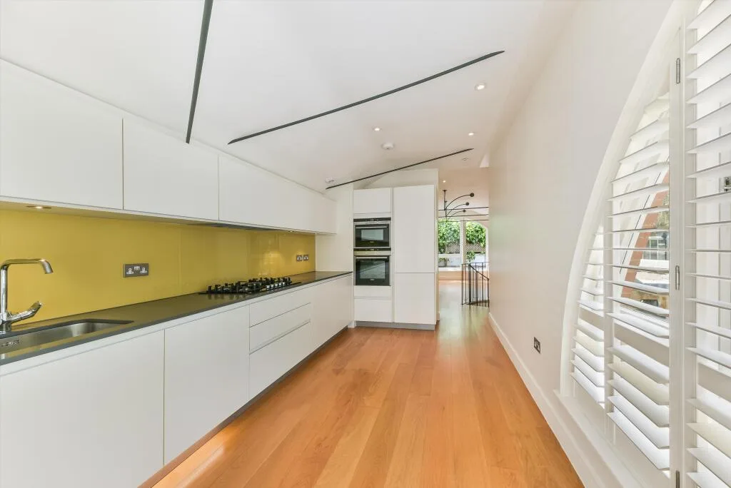 2 bedroom end of terrace house for rent