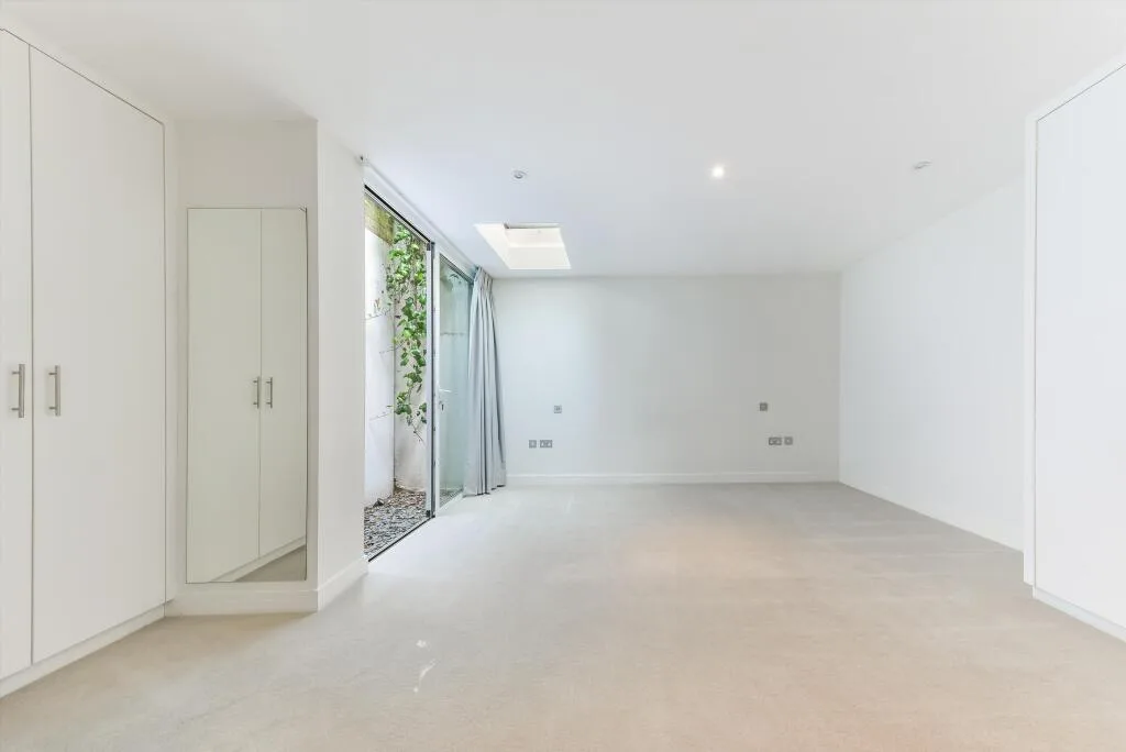 2 bedroom end of terrace house for rent