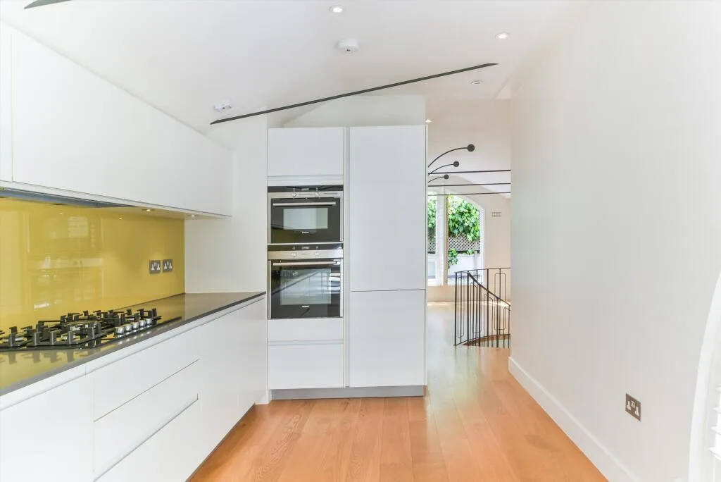 2 bedroom end of terrace house for rent