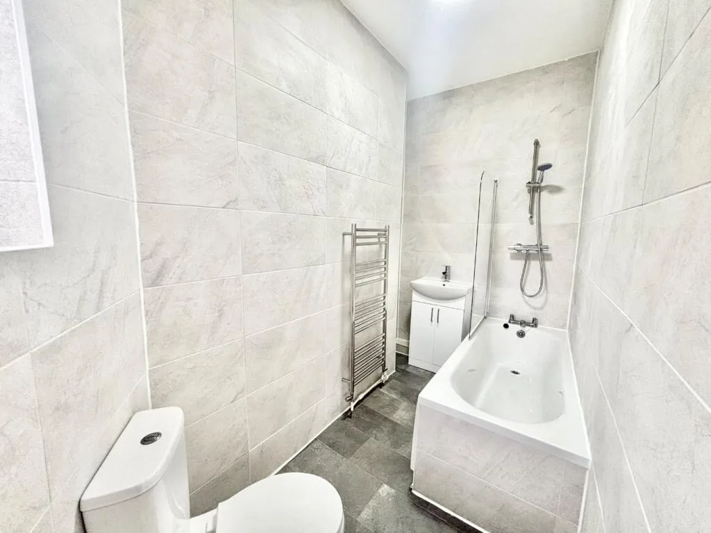 2 bedroom semi-detached house for rent