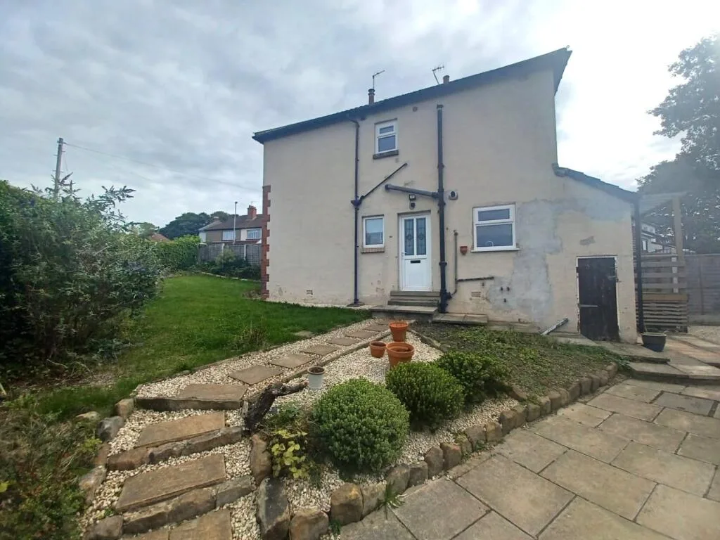 3 bedroom semi-detached house for rent