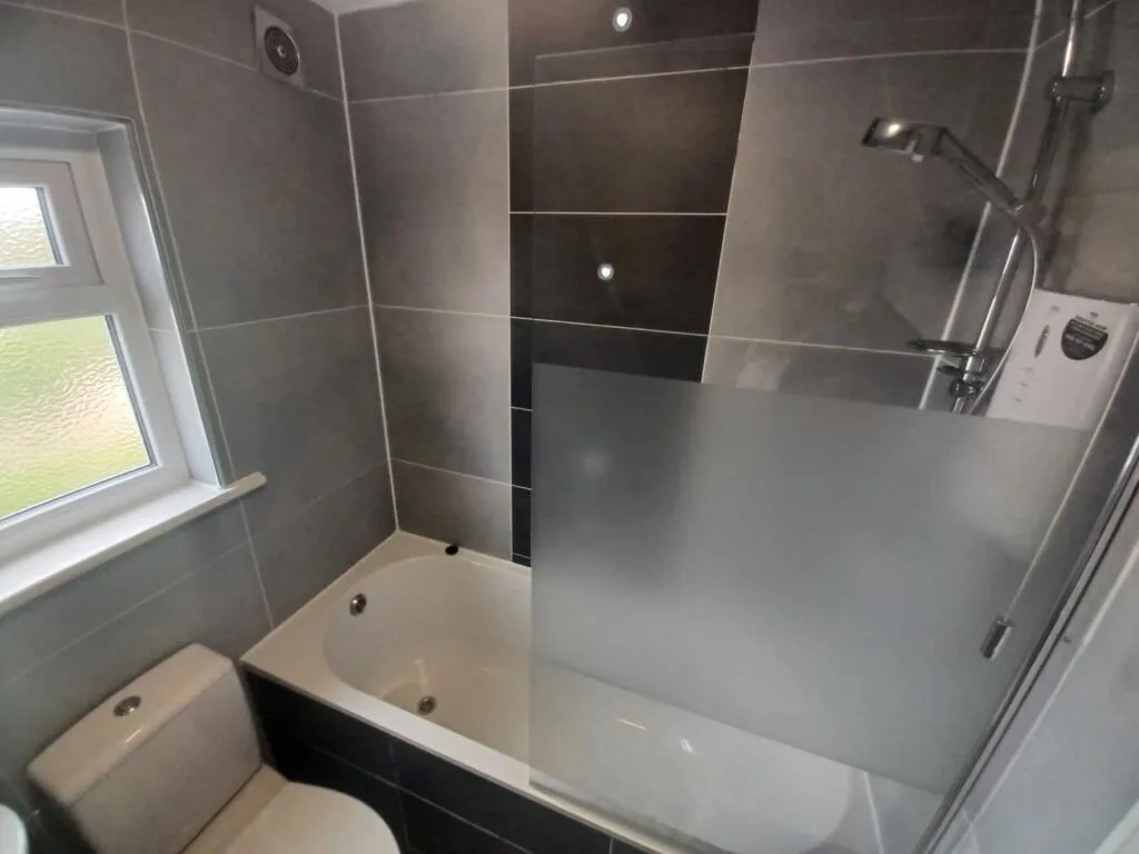 3 bedroom semi-detached house for rent