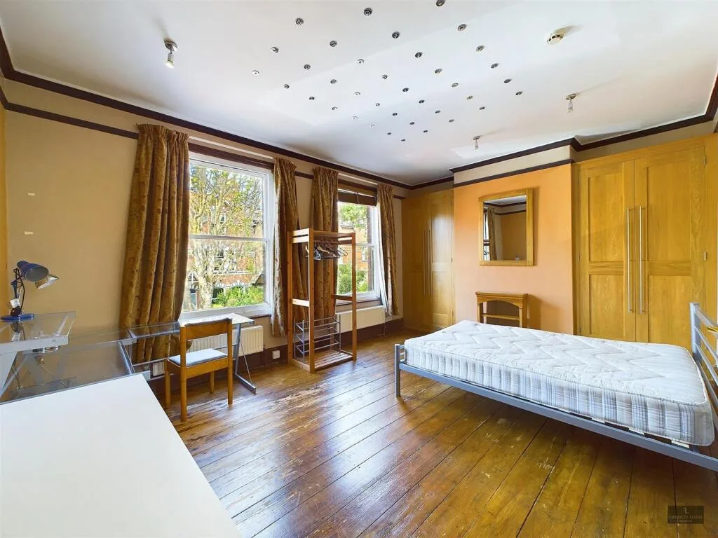 6 bedroom house for rent