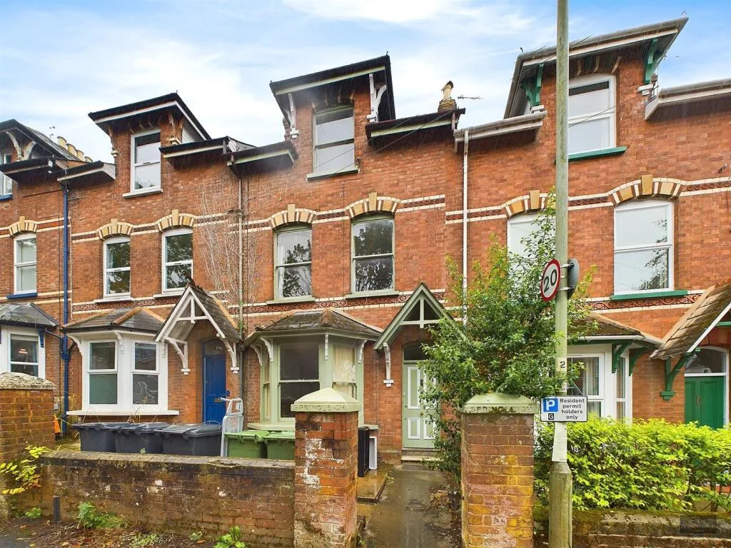 6 bedroom house for rent