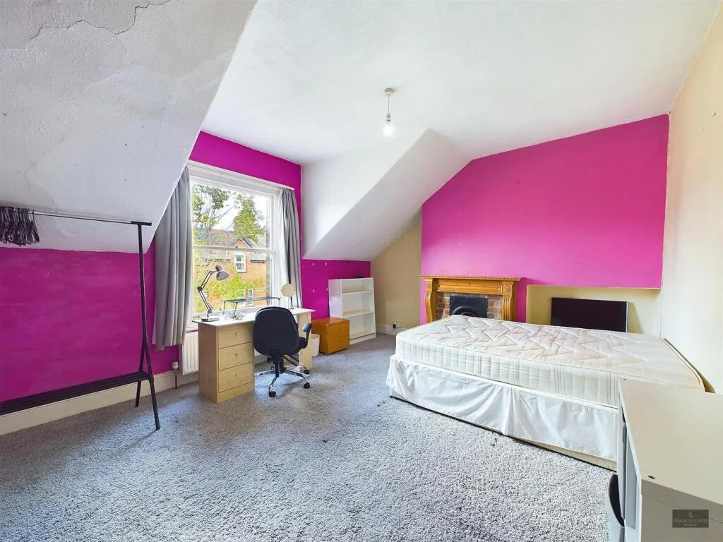 6 bedroom house for rent