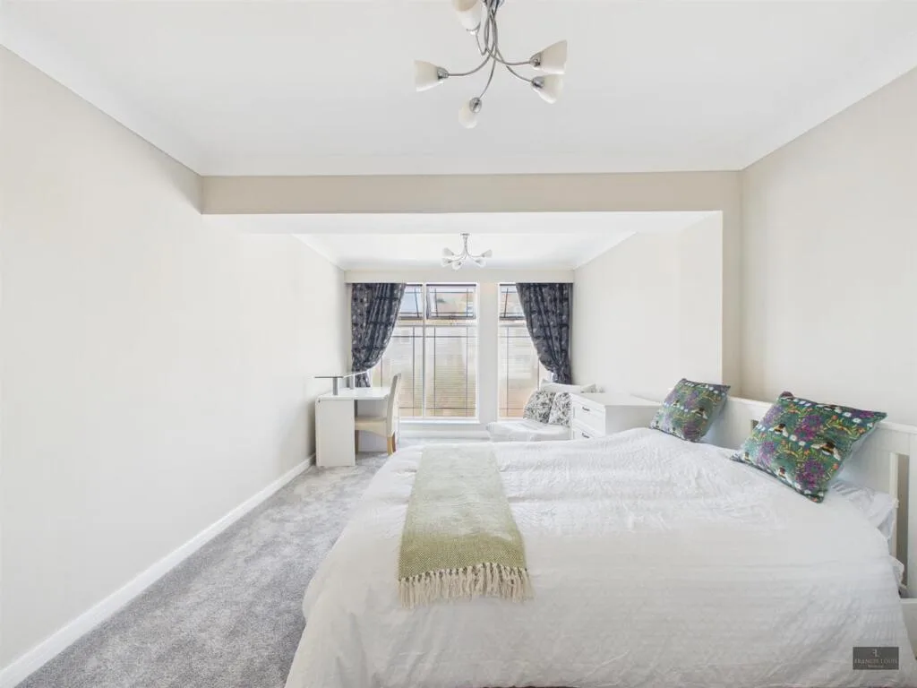 3 bedroom flat for rent